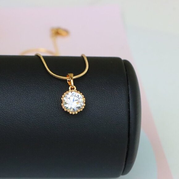 "Elegant Rose Gold Round Pendant with Large White Sparkling Stone, XPPT1866 - Picture 9 of 13